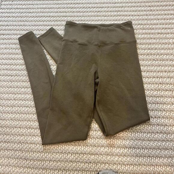 Skims Outdoor High Waisted Banded Leggings - Picture 3 of 4